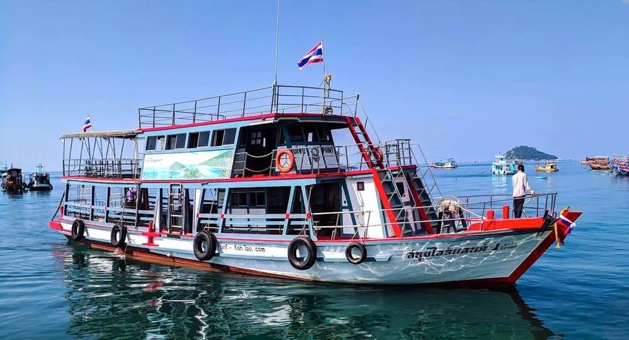 the ocean sound dive boat at mae haad pier